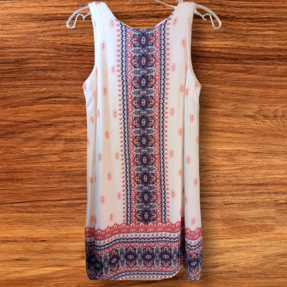 🤑🌭🍍Aeropostale White Ethnic Style Print Lightweight Sheath Dress
